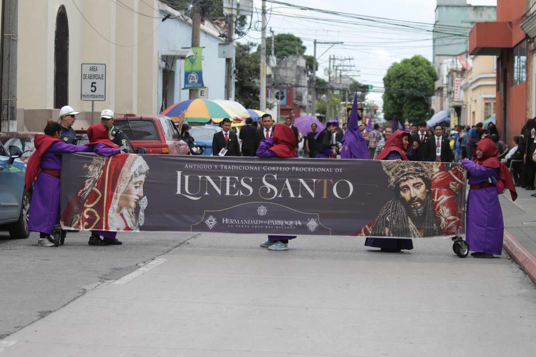 Procesión de Jesús Nazareno de las Tres Potencias por aniversario número 100 de la hermandad (30)