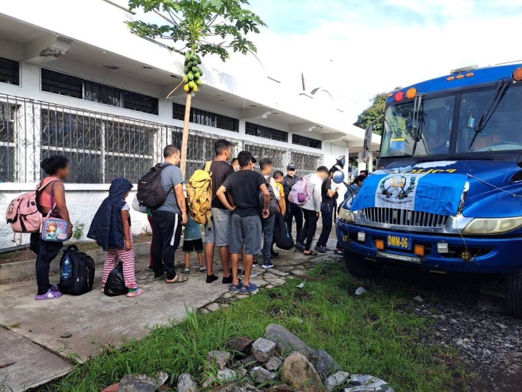 accidente de bus con migrantes en Escuintla