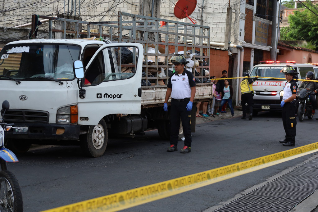 Piloto de camión recolector muere tras ataque en zona 7 de Mixco