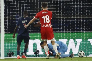 Paulo Gazzaniga y su error en el PSG-Girona