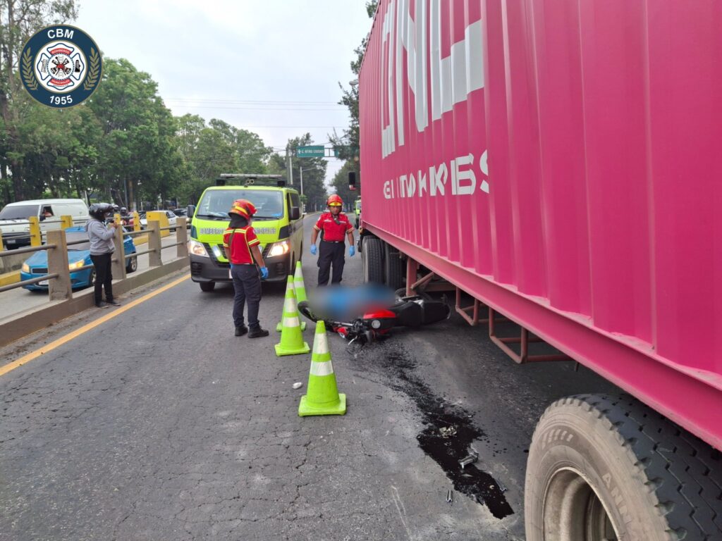 Muere motorista tras accidente en el Periférico, zona 11