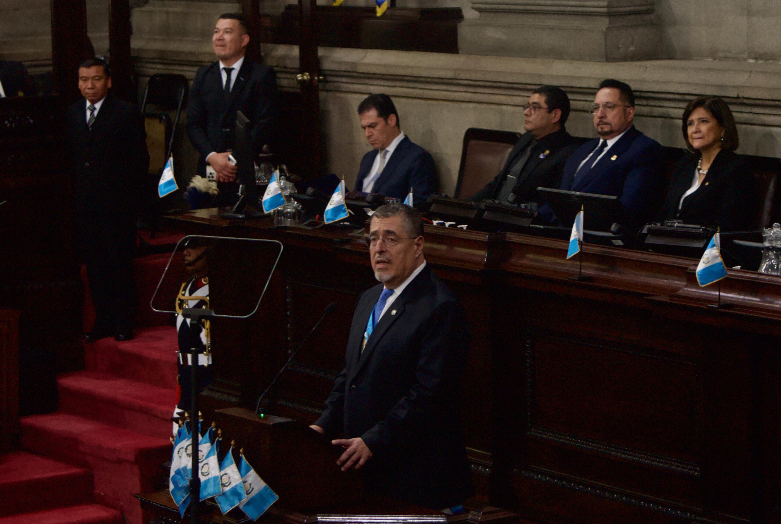 presidente Bernardo Arévalo en sesión solemne del Congreso por 203 años de Independencia