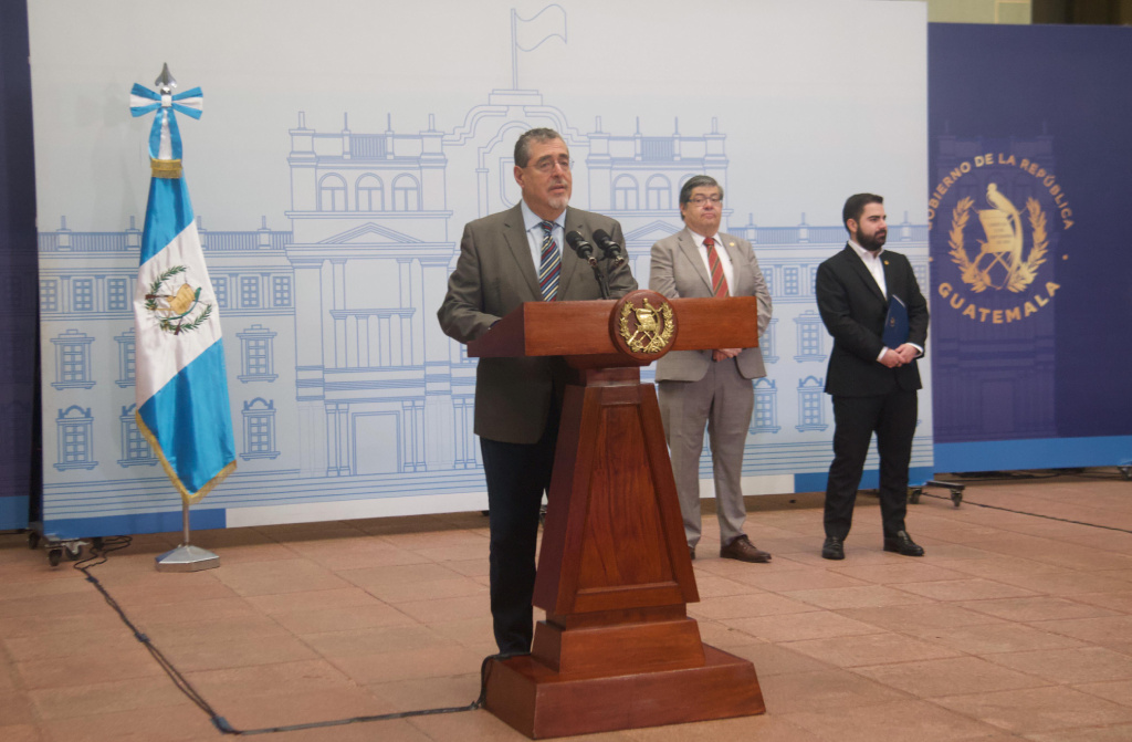 presidente Bernardo Arévalo en conferencia desde el Palacio Nacional