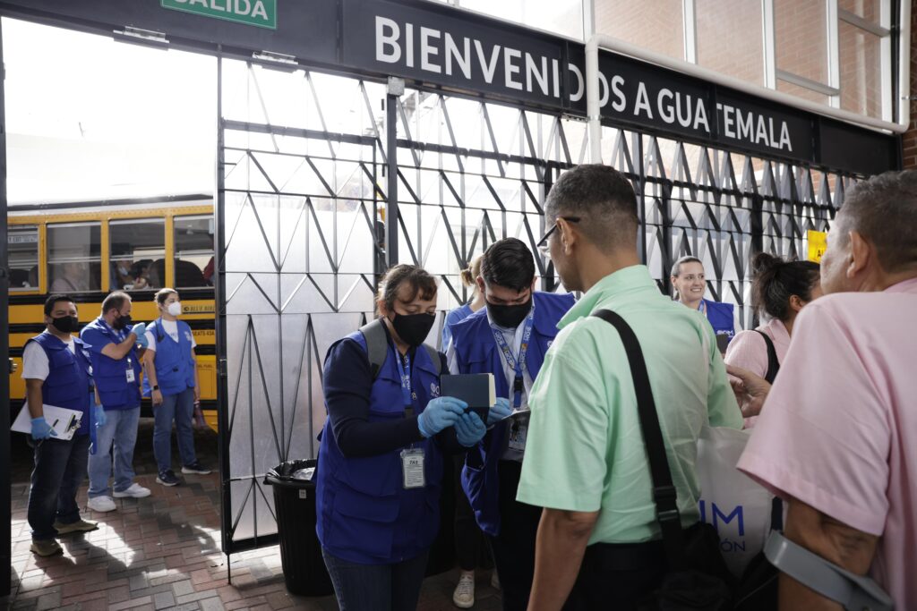 Guatemala acoge a presos políticos liberados en Nicaragua