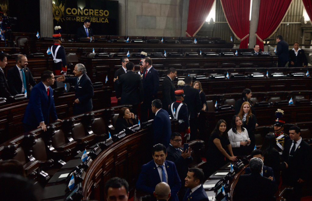 sesión solemne en el Congreso por 203 años de Independencia de Guatemala