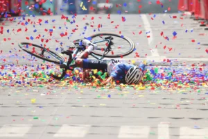 Caída de ciclistas en Coatepeque