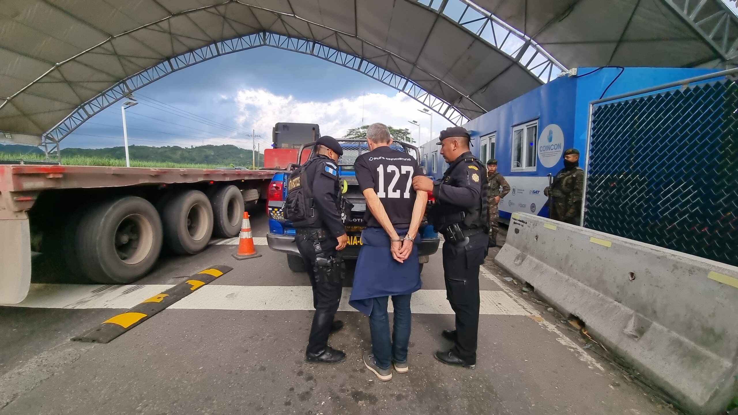 Decomisan paquetes con droga y capturan a hombre en Escuintla