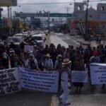 Pobladores de Rabinal, Baja Verapaz, bloquean la calle Martí