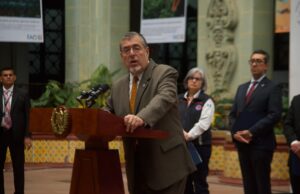 presidente Bernardo Arévalo brinda conferencia en el Palacio Nacional