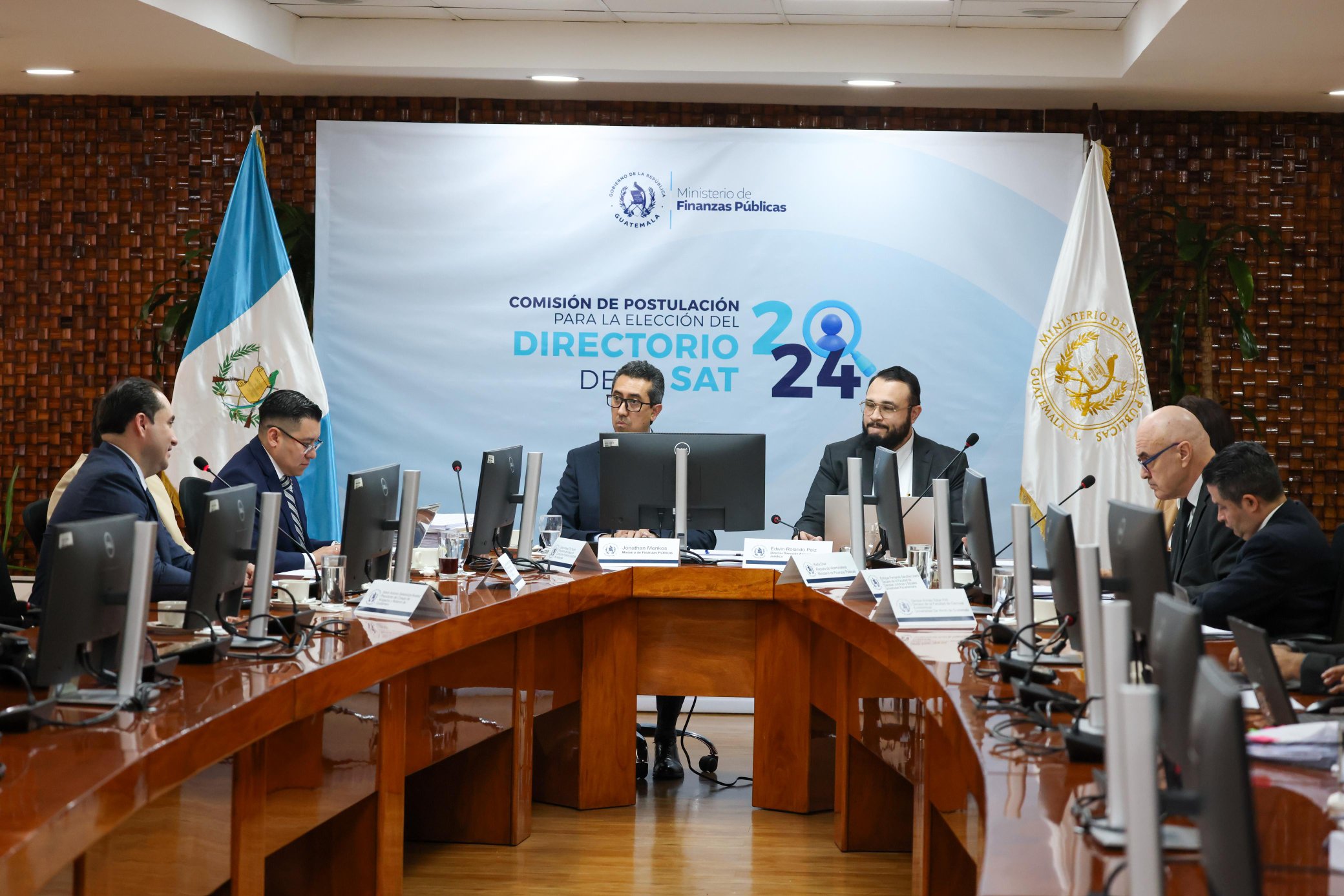 reunión de la comisión de postulación para integrar Directorio de la SAT