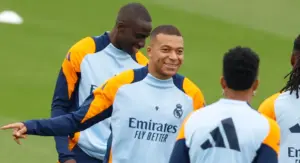 Carlo Ancelotti y Kylian Mbappé