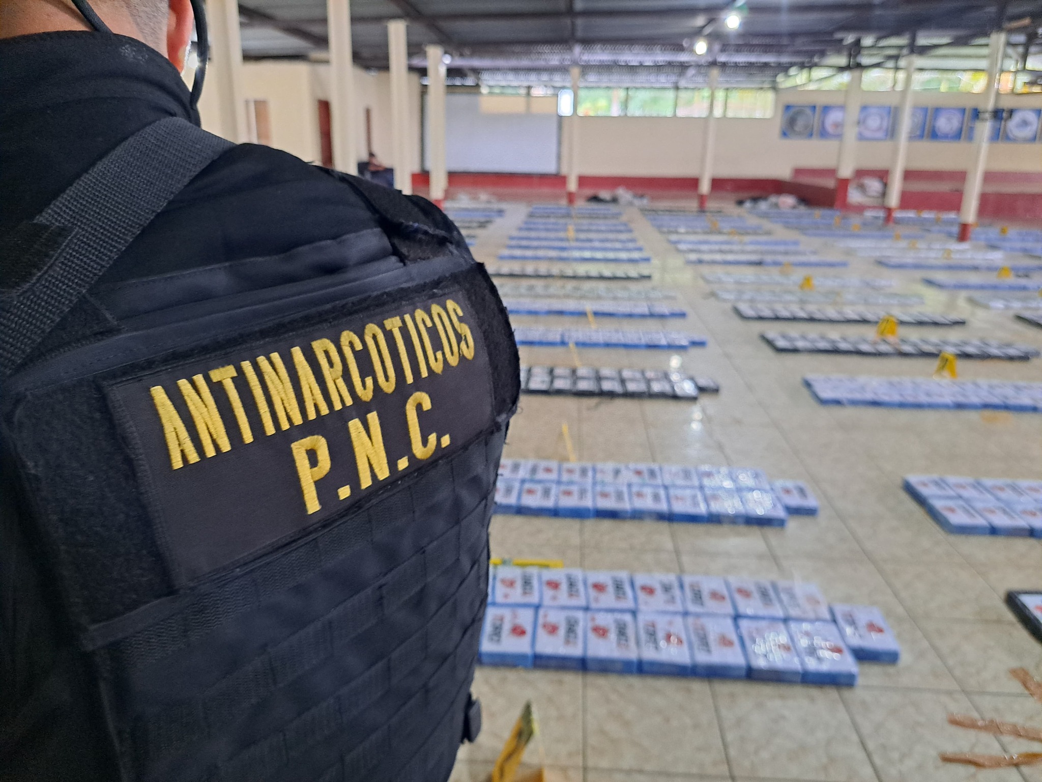 decomiso de 2 mil paquetes de presunta cocaína en Izabal