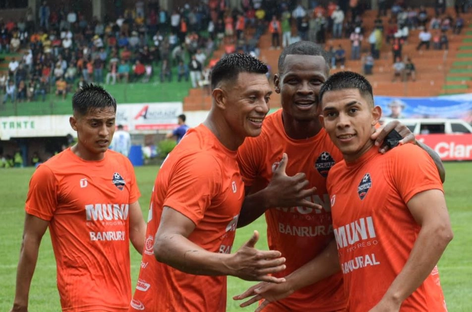 Deportivo Achuapa ante Antigua G. F. C.