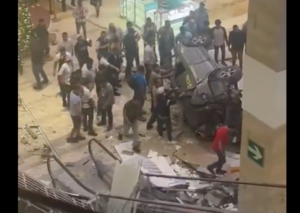 accidente de vehículo en centro comercial MIraflores