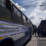 Pilotos de buses de Transurbano protestan en la capital