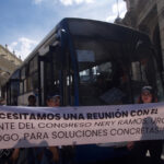 Pilotos de buses de Transurbano protestan en la capital