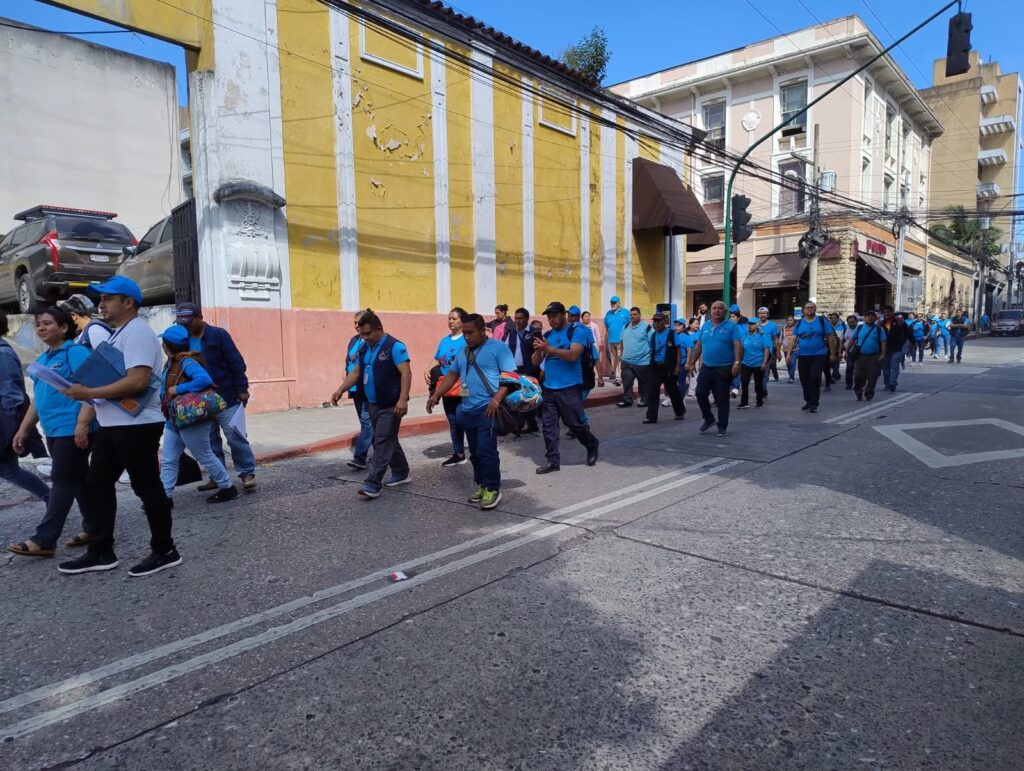 manifestación de sindicalistas de salud en la capital