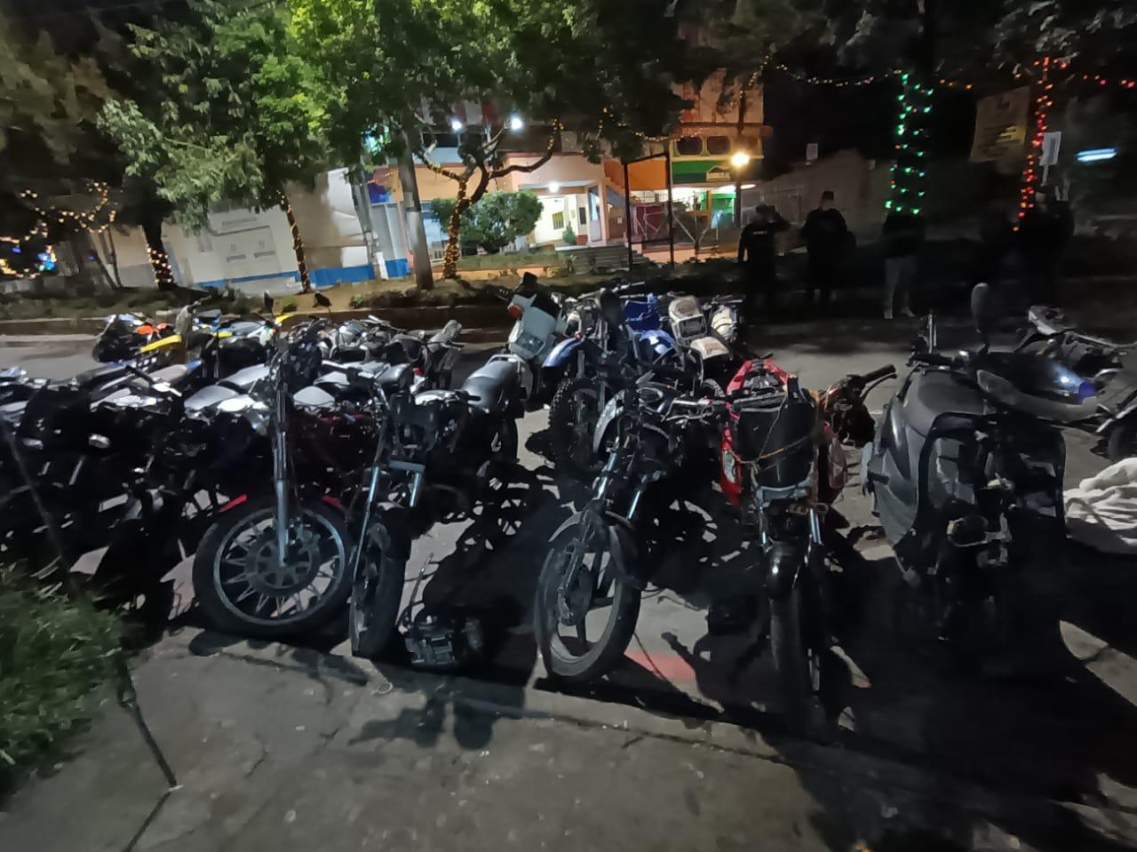 Localizan motocicletas robadas tras operativo en Mixco