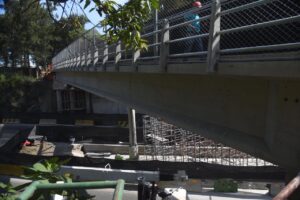 Habilitan pasarela peatonal en la zona 3, a un costado del puente Adolfo Mijangos