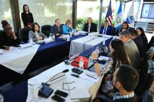 Guatemala y Estados Unidos sostienen reunión para abordar combate al gusano barrenador del ganado