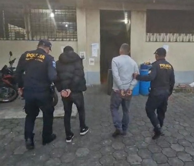 Decomisan paquetes con cocaína y capturan a dos hombres tras operativo en Quetzaltenango