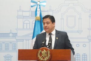 comisionado anticorrupción, Julio Flores